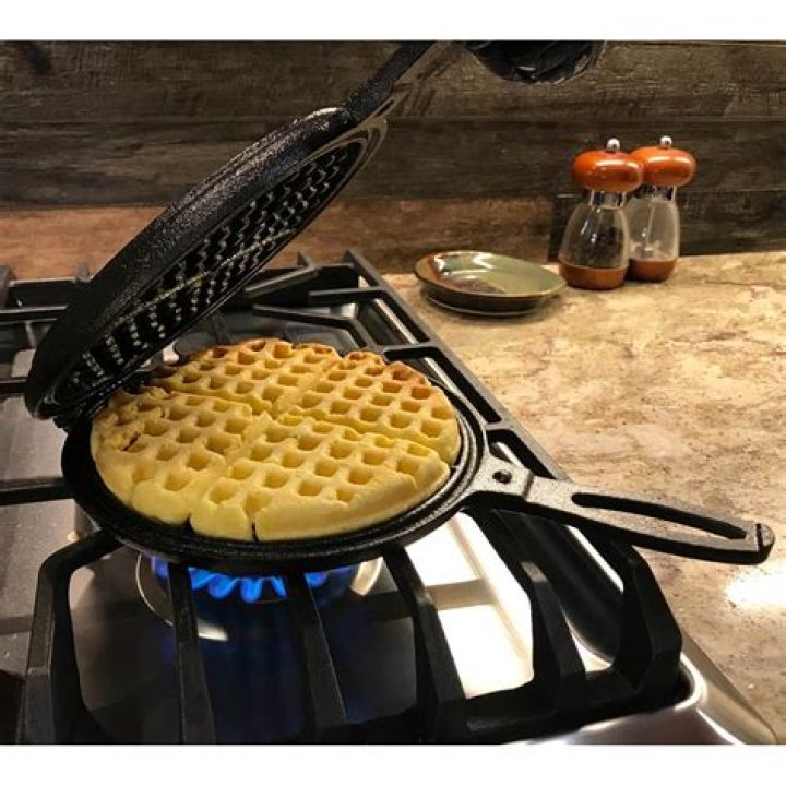 cast iron waffle maker