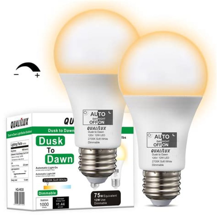 dusk to dawn light bulb