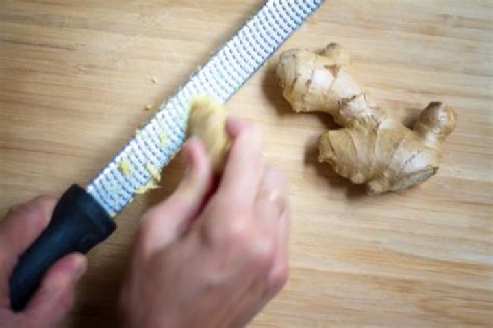 how to grate ginger