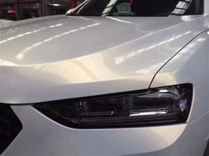 pearl white car paint