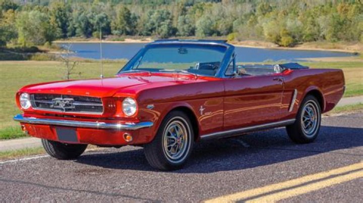 the red convertible theme