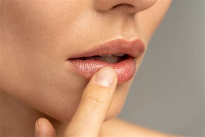 tingling lips