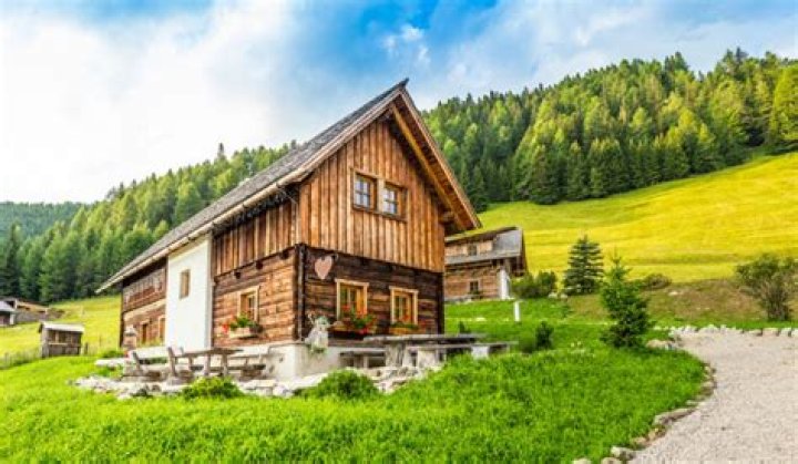 what is a chalet